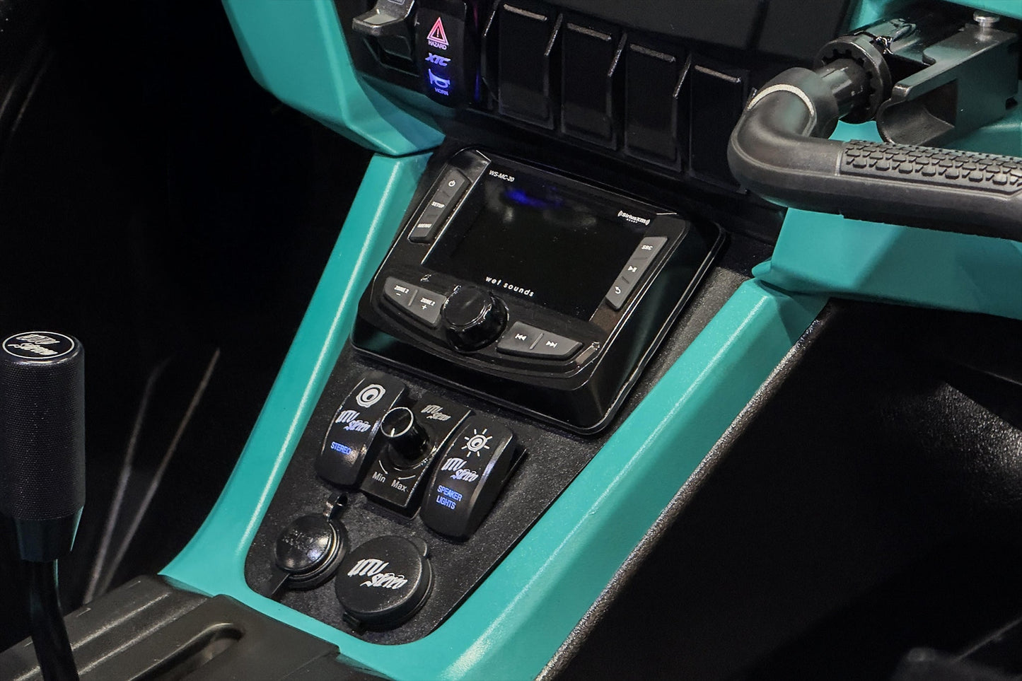 '25 RZR® Pro Series Head Unit Mount | UTVS-PRO2-HUMT-DASHKIT-RKR